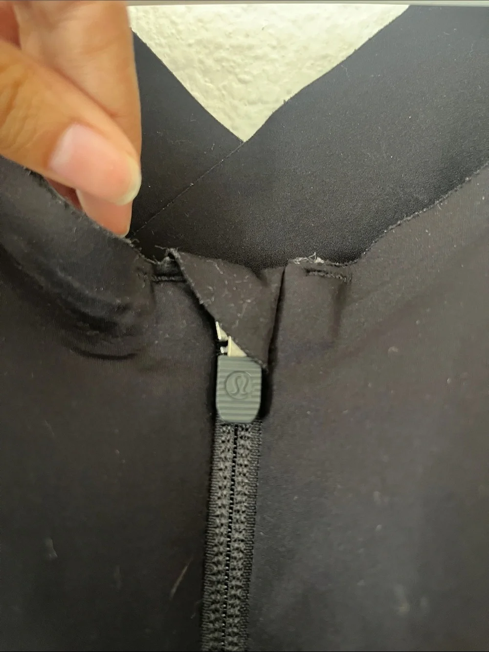 Lululemon Black Elite Weave-Back Sports Bra Size 34E